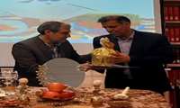 تقدیر از مدیر امور اداری و عمومی دانشکده پیراپزشکی 